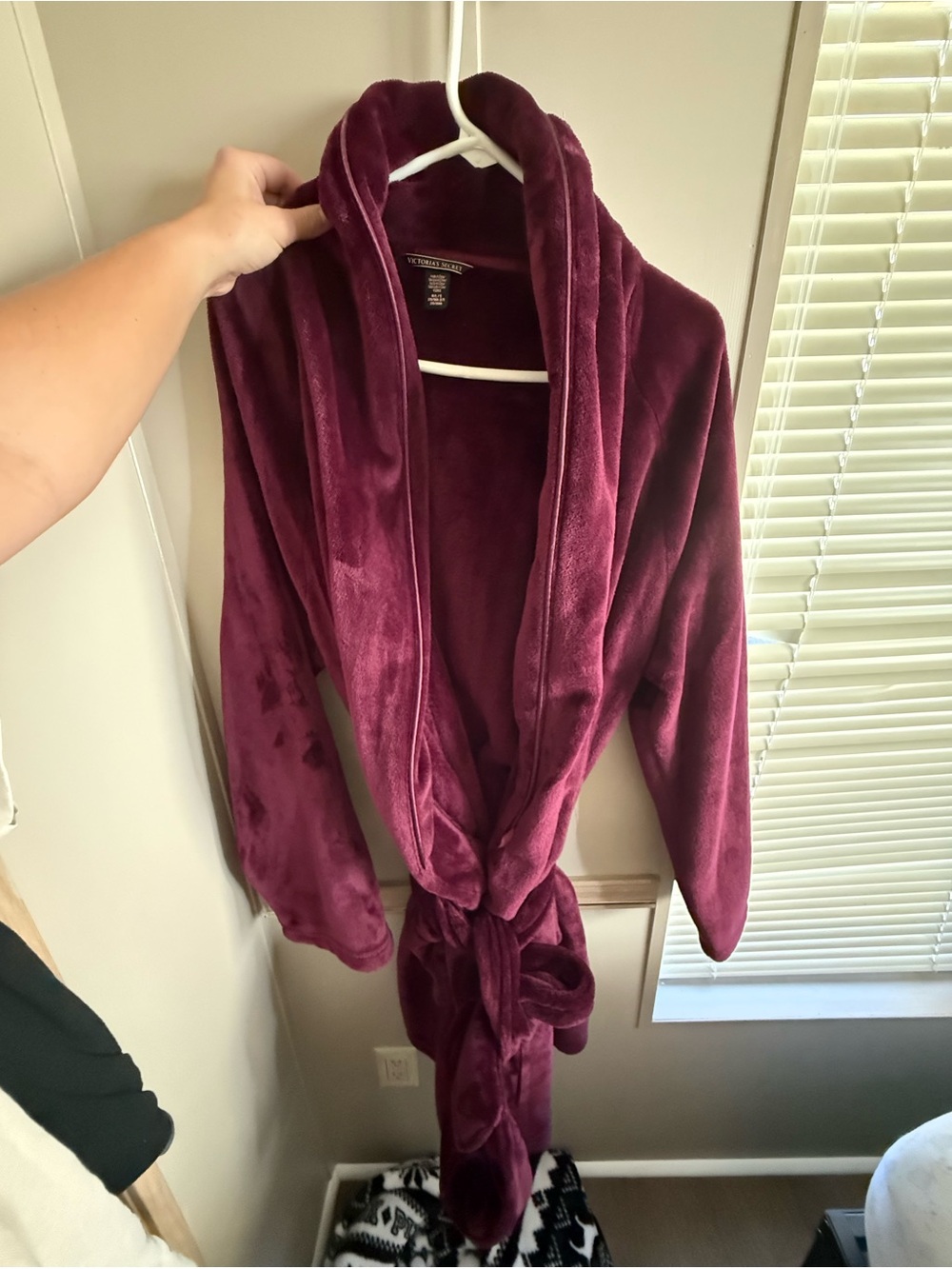 Victoria's Secret lush Plush Shawl-Collar Robe in Deep Wine size M/L